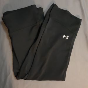 ✨3/$22 Under Armour Capri's